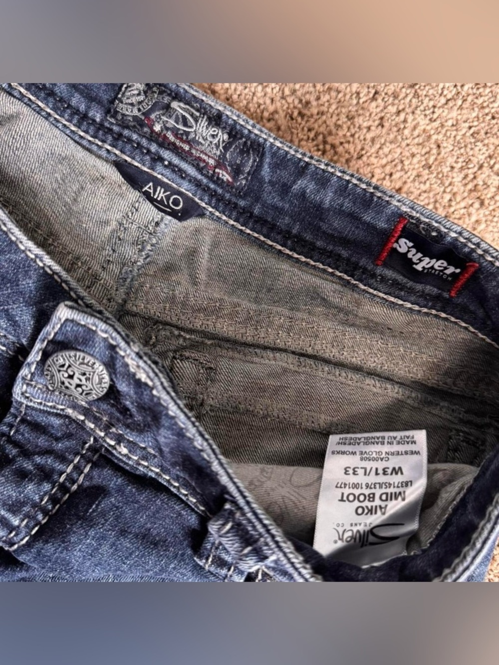 Silver blue Jeans W/ Studd Distressing Details - Picture 8 of 8